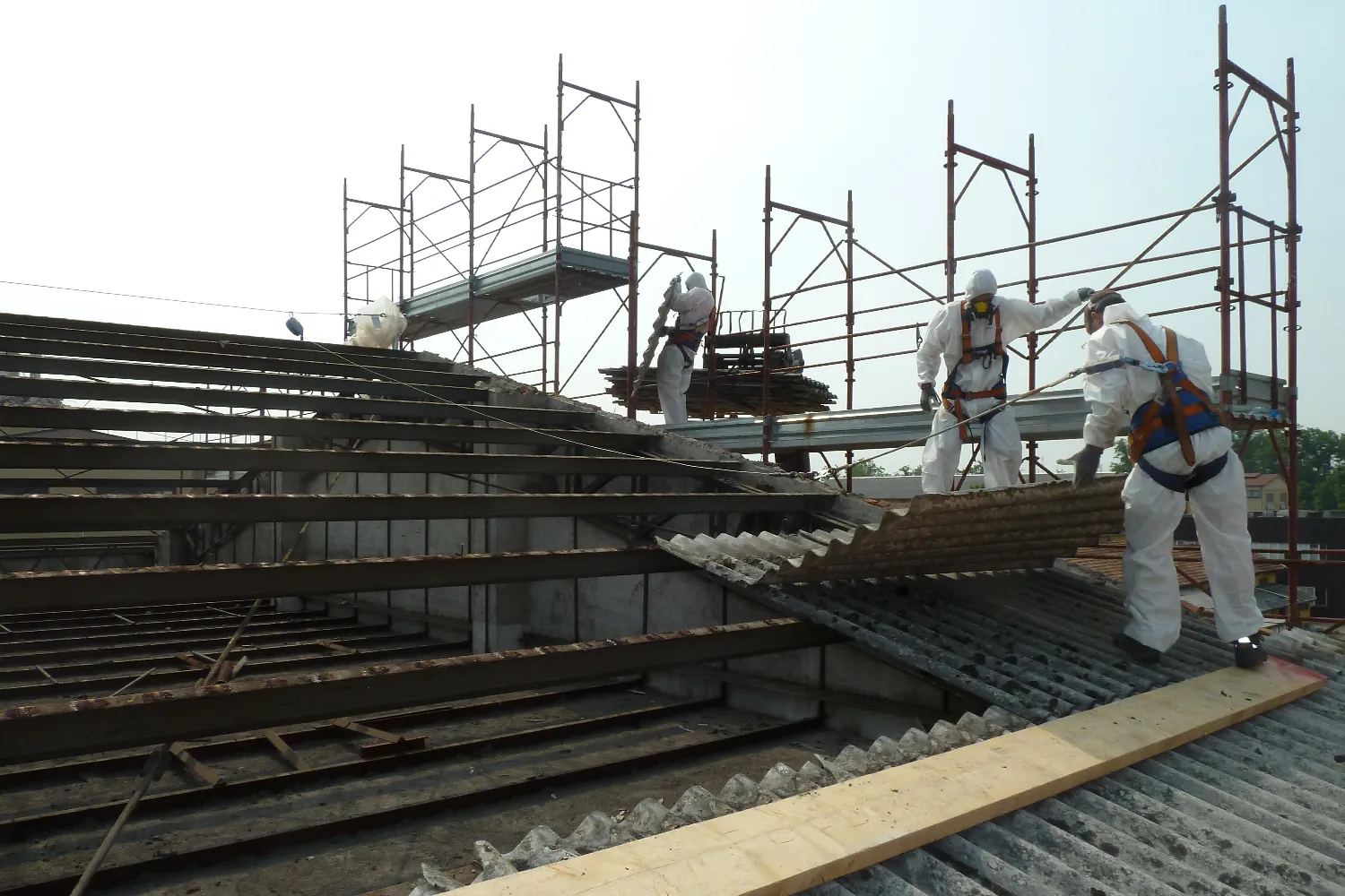 ✓ EMME-CI - Bonifica Amianto Civile