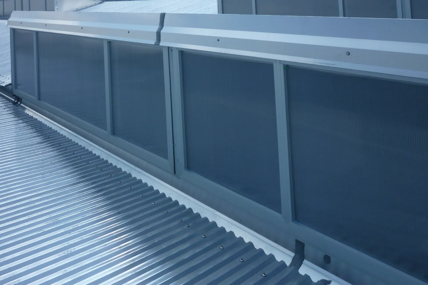 ✓ EMME-CI - Lucernari, evacuatori di fumo e calore