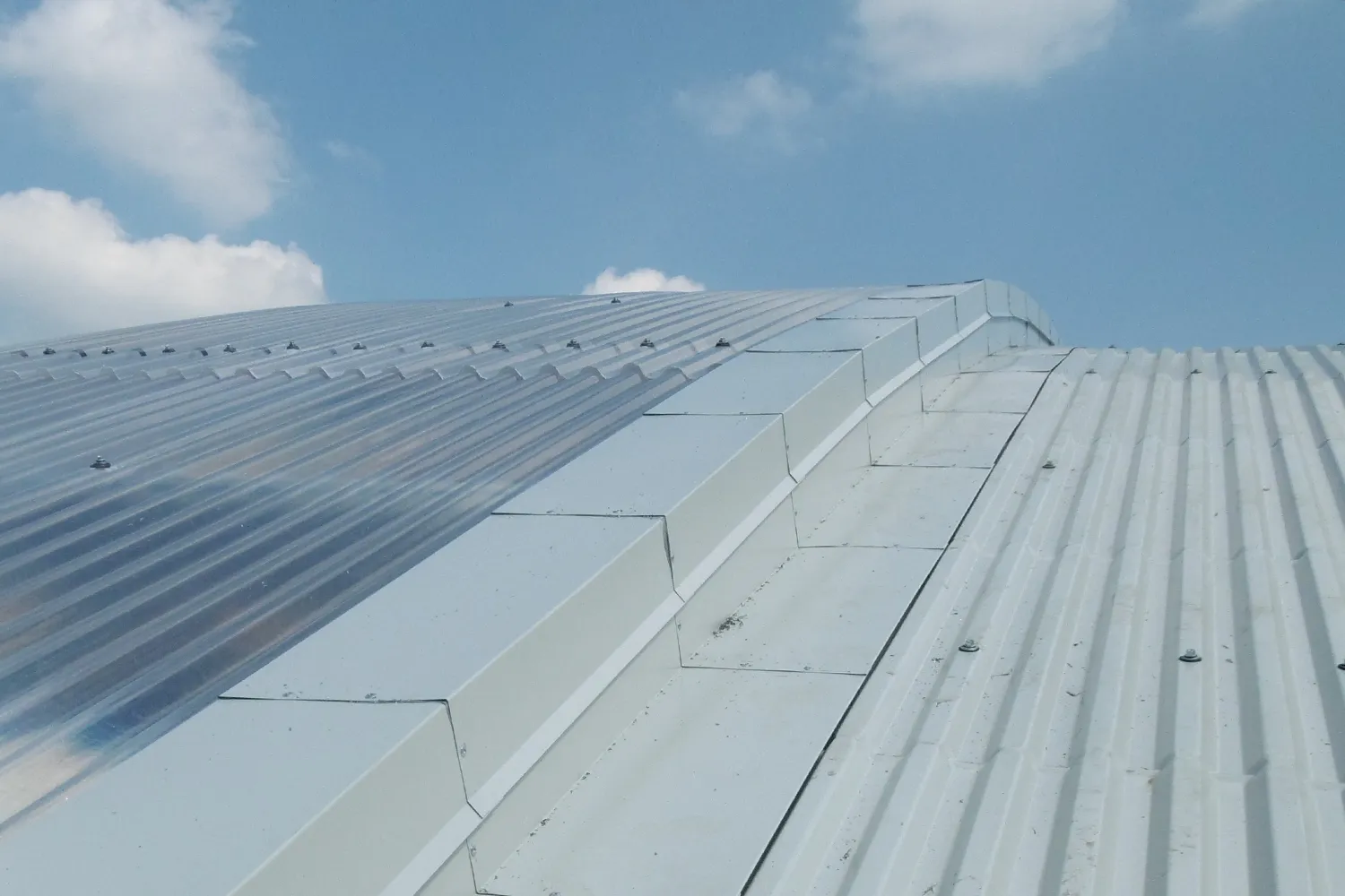 ✓ EMME-CI - Lucernari, evacuatori di fumo e calore