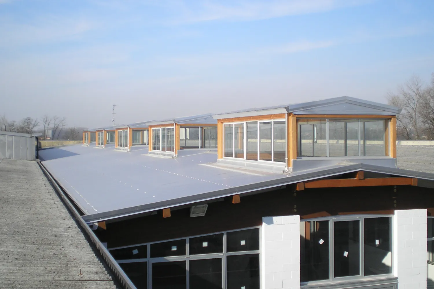 ✓ EMME-CI - Rifacimento Coperture Tetti Industriali