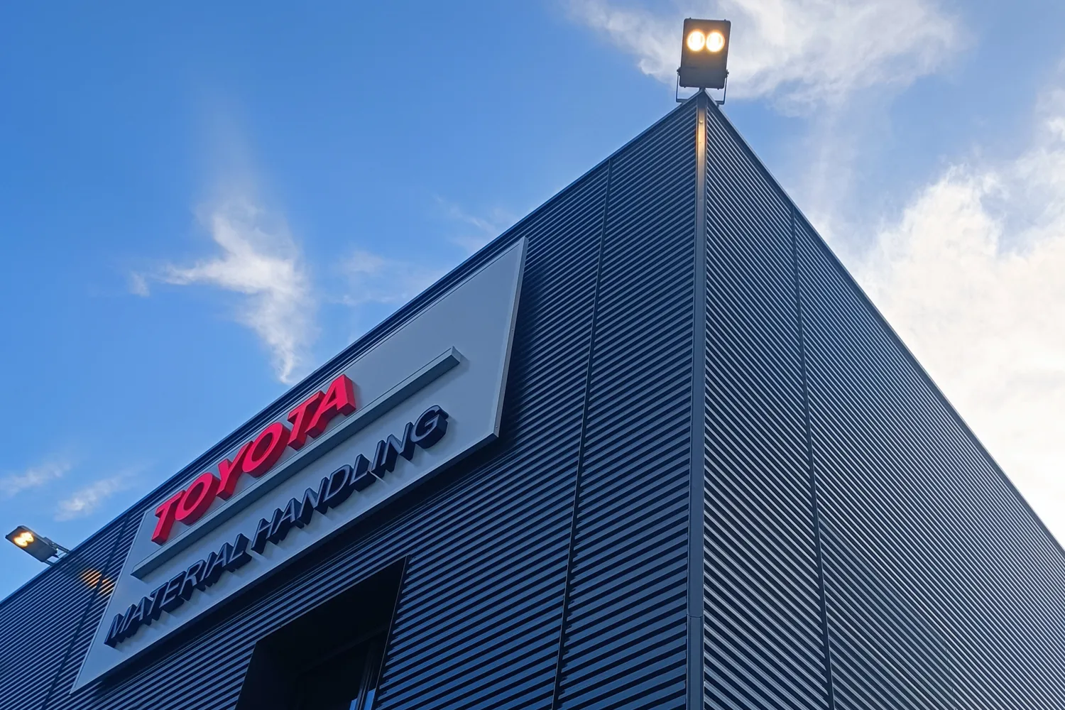 ✓ EMME-CI - Rivestimento Facciate