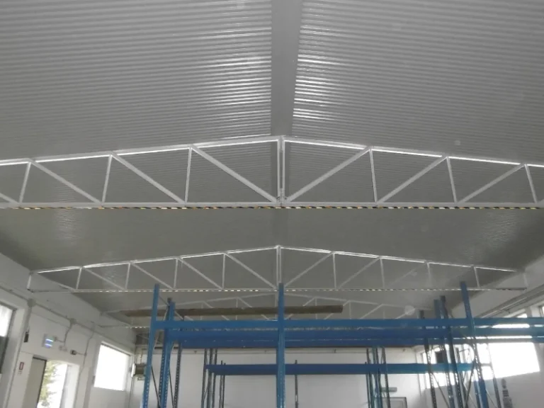 integrazione-di-isolamento-illuminazione-e-ventilazione-coperture-industriali